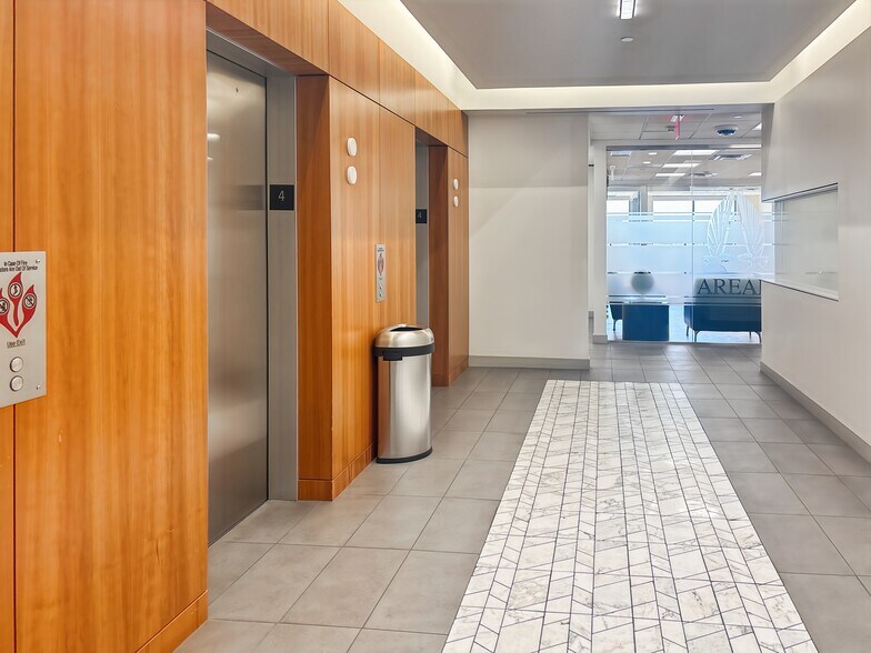 More Photos Of 7150 E Camelback Rd, Scottsdale Coworking Space