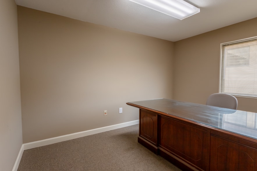 More Photos Of 2024 Arkansas Valley Dr, Little Rock Office For Sale