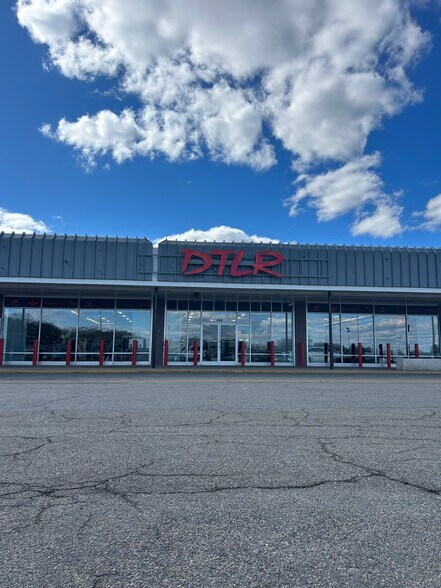 More Photos Of 507 E Southside Plz, Richmond Land For Lease