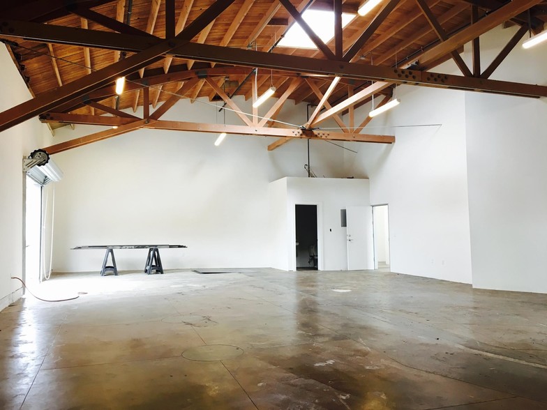 More Photos Of 3751 E Olympic Blvd, Los Angeles Office For Lease