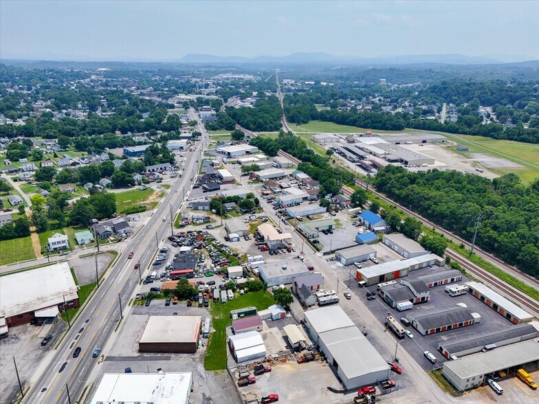 More Photos Of 722-726 Roanoke St, Salem Research And Development For Sale