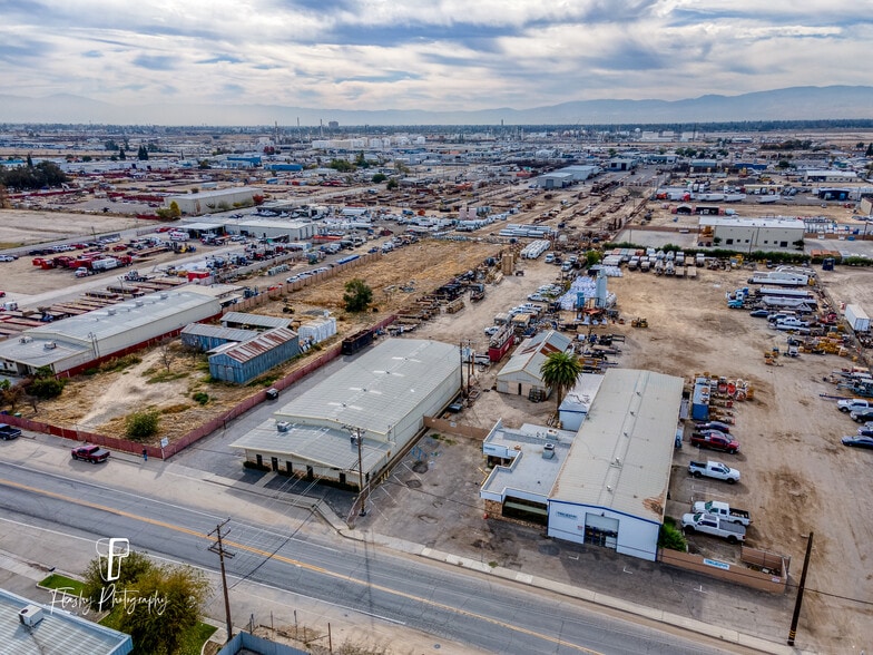 More Photos Of 7005 Downing Ave, Bakersfield Warehouse For Sale