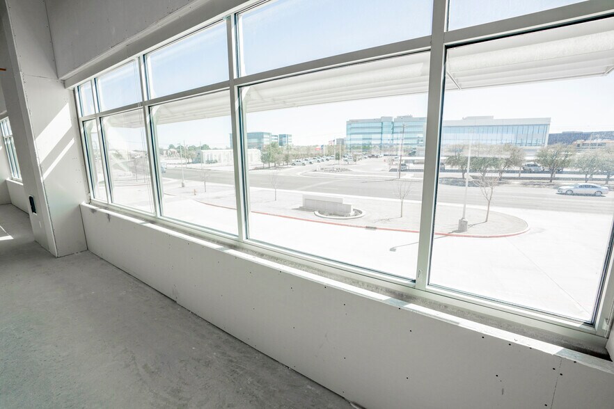 More Photos Of 404 Veterans Airpark Ln, Midland Office For Sale