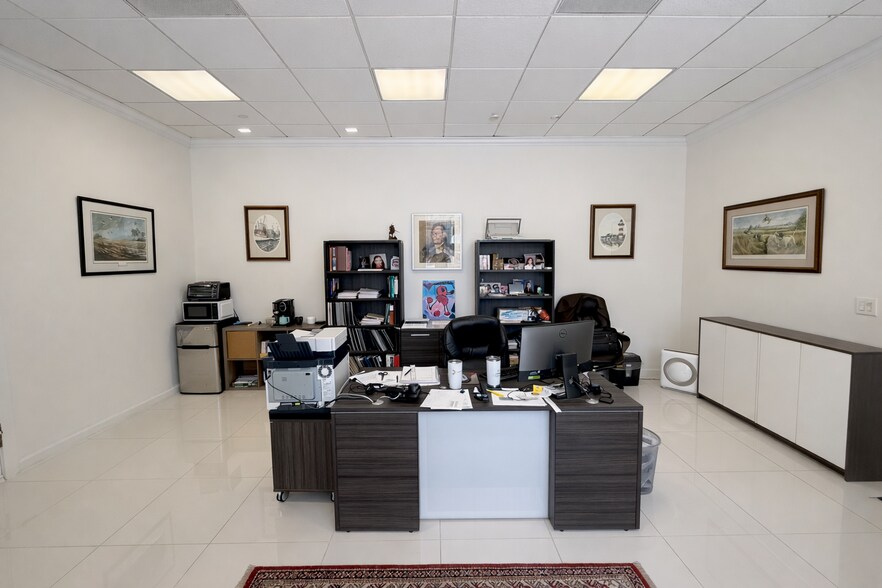 More Photos Of 5700 Collins Ave, Miami Beach Apartments For Sale