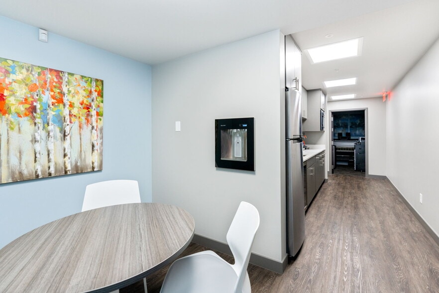 More Photos Of 3312 Gilmore Industrial Blvd, Louisville Warehouse For Lease