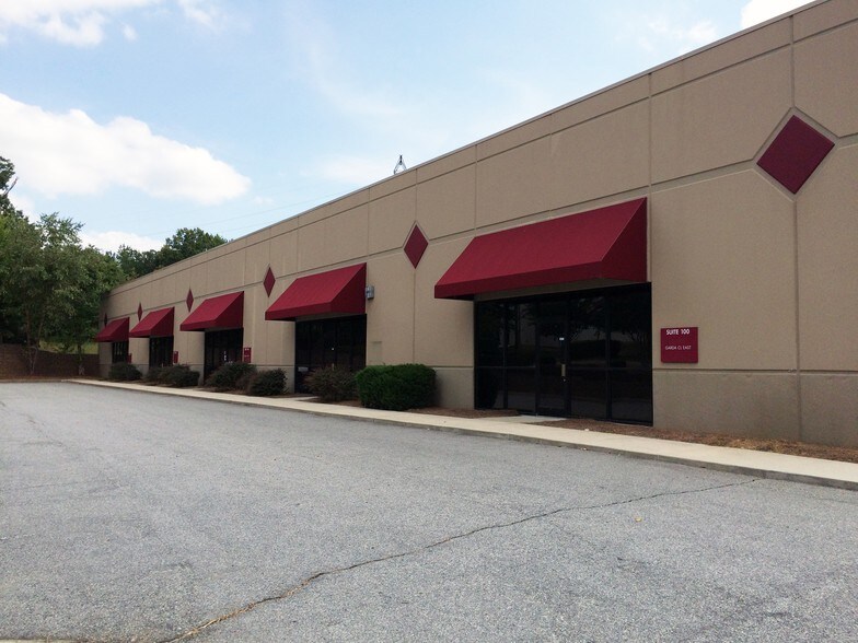 More Photos Of 101 E Carteret St, Greensboro Warehouse For Lease