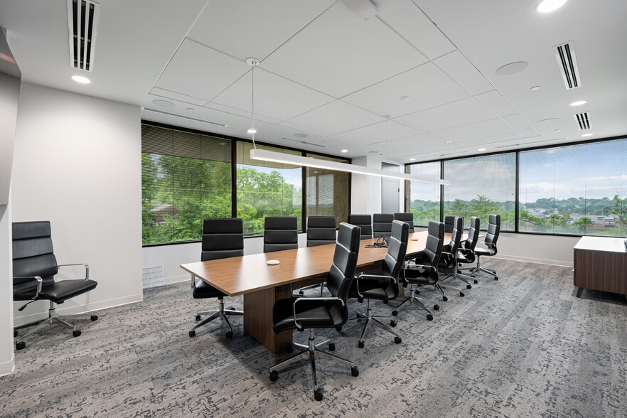 More Photos Of 3340 Perimeter Hill Dr, Nashville Office For Sale