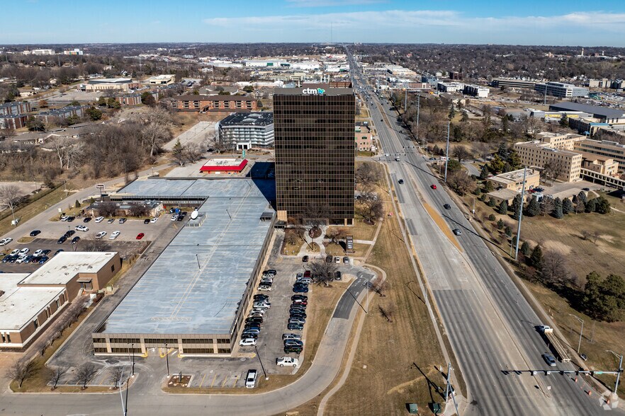 More Photos Of 2120 S 72nd St, Omaha Office For Lease