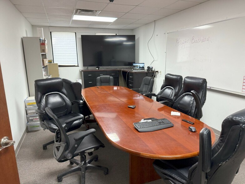 More Photos Of 2190 Defoor Hills Rd NW, Atlanta Light Distribution For Sale