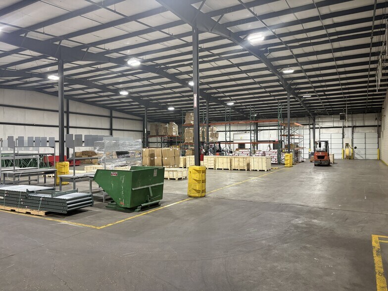 More Photos Of 175 Corporate Dr, Batesville Industrial For Sale