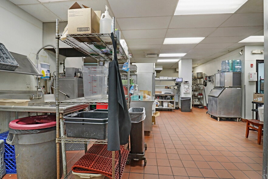 More Photos Of 115-125 56th St, Kenosha Restaurant For Sale