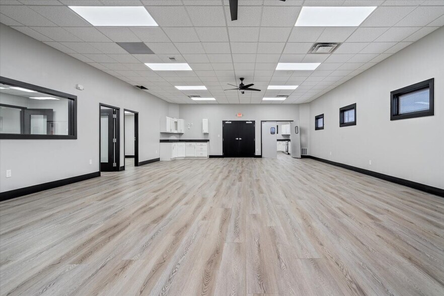 More Photos Of 1415 Shelby St, Indianapolis Office For Sale