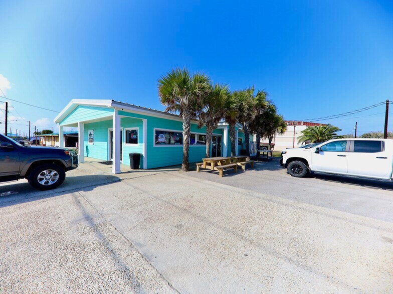 More Photos Of 3047 Highway 1, Grand Isle General Retail For Sale