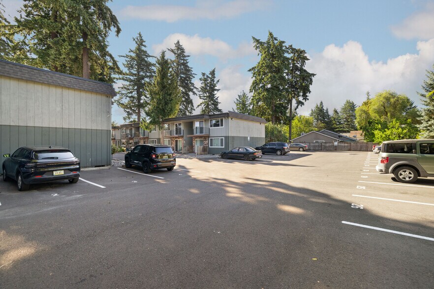 More Photos Of 2615-2631 SE 111th Ave, Portland Apartments For Sale