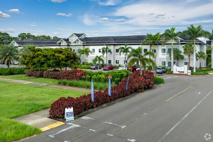 More Photos Of 1321 NE 24th Ave, Cape Coral Assisted Living For Sale