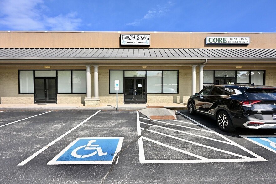 Primary Photo Of 418-428 Marlyn Ln, Alcoa Storefront Retail Office For Lease