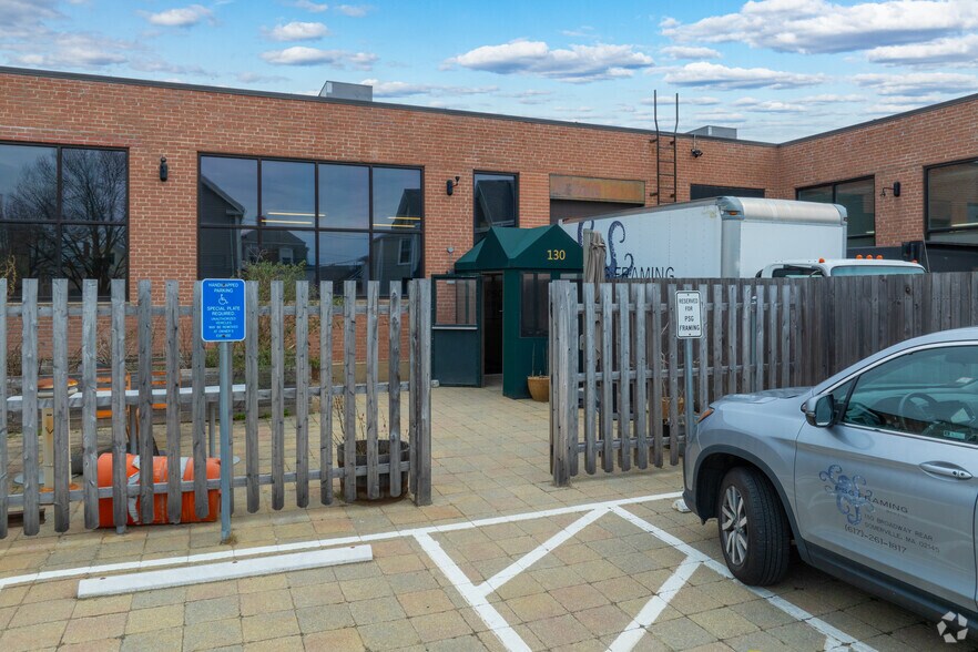 More Photos Of 5 Glen St, Somerville Storefront For Lease