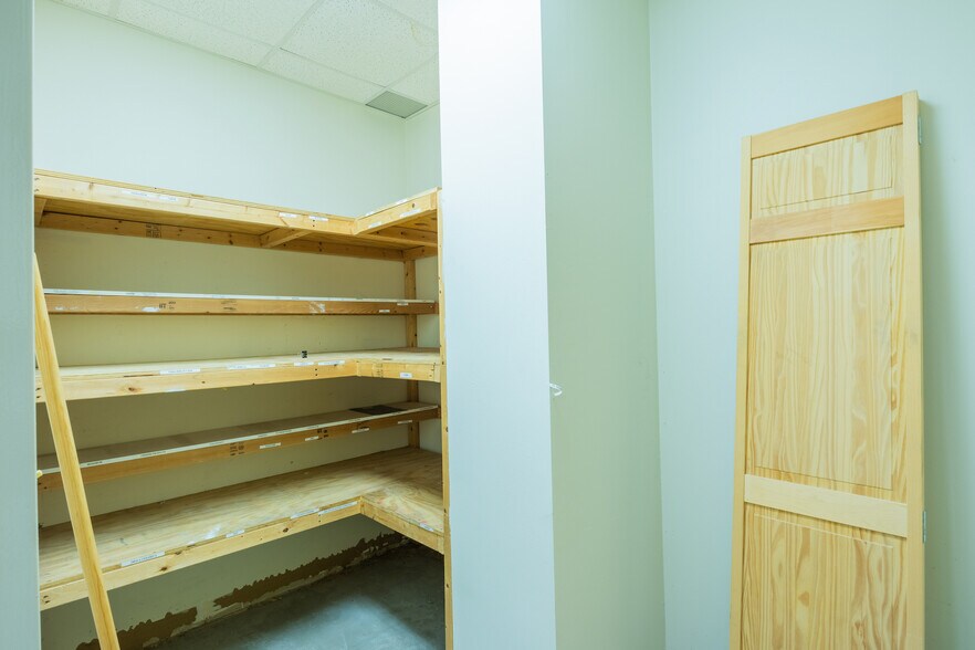 More Photos Of 663 Pennsylvania Ave, Elizabeth Warehouse For Lease