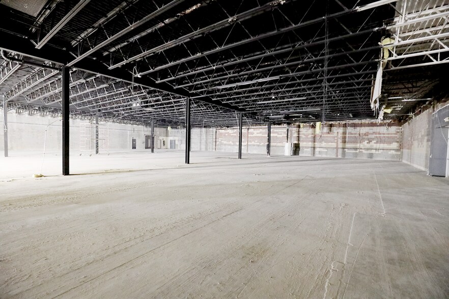 More Photos Of 1700-1730 Brittain Rd, Akron Freestanding For Lease