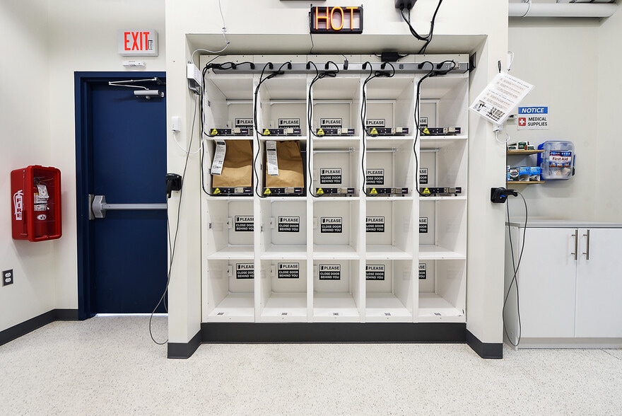 More Photos Of 451 Melwood Ave, Pittsburgh Fast Food For Lease