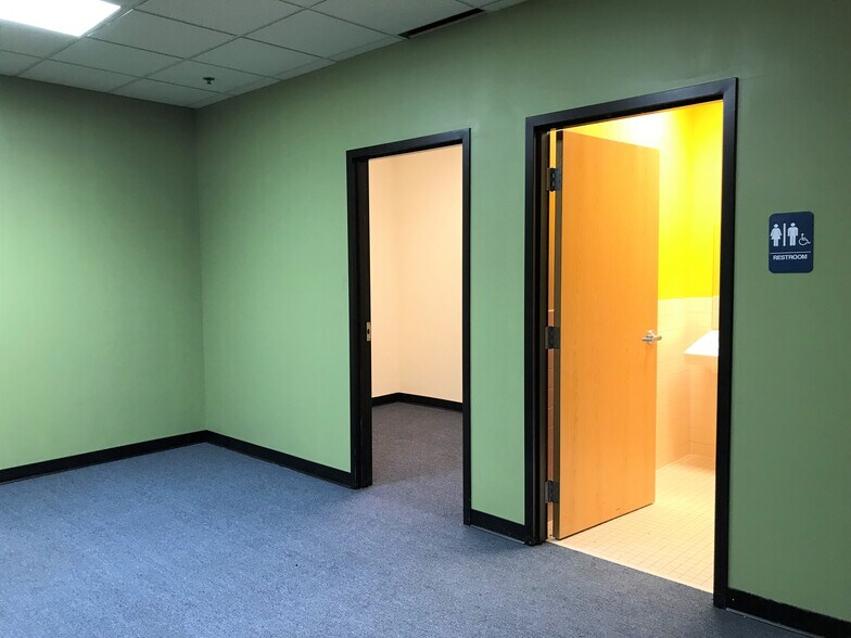 More Photos Of 4209 Webber Pky, Minneapolis Unknown For Lease