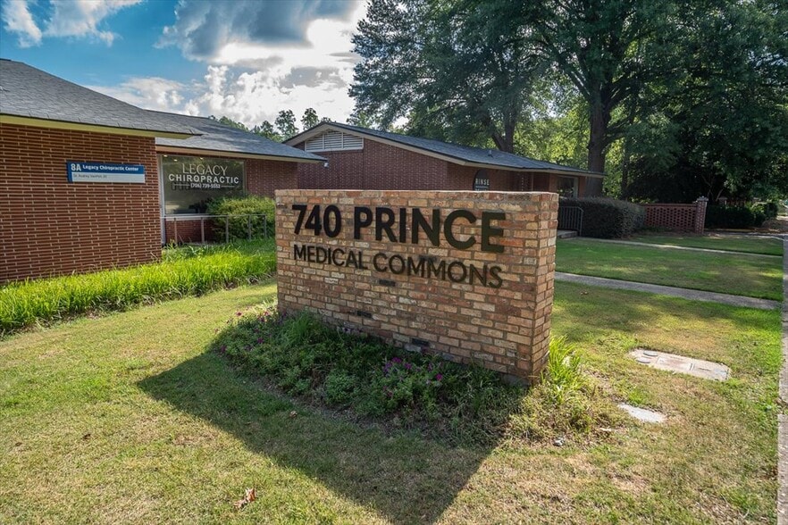 More Photos Of 740 Prince Ave, Athens Unknown For Lease