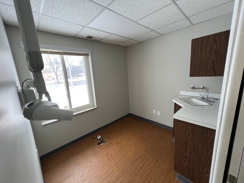 More Photos Of 12415 E 12 Mile Rd, Warren Medical For Lease