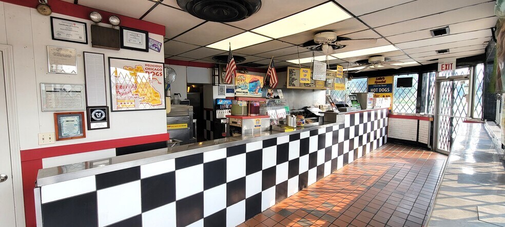 More Photos Of 2207-2214 W Ogden Ave, Chicago Fast Food For Lease