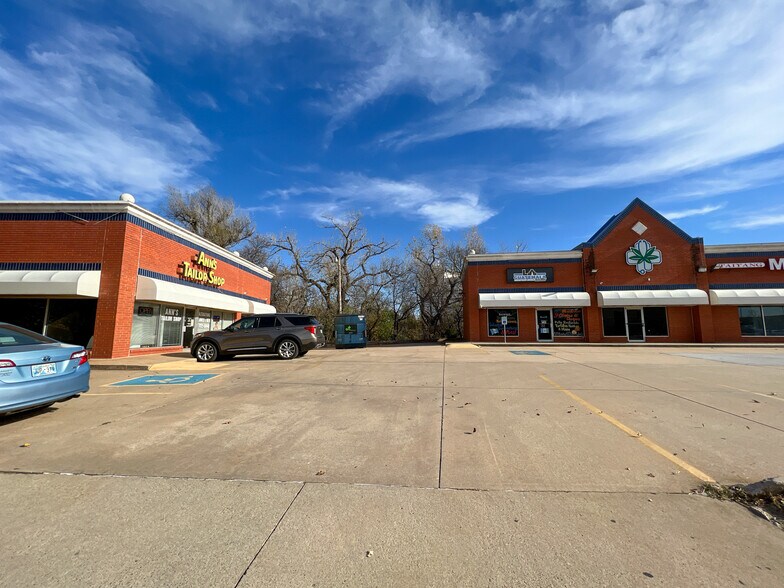 More Photos Of 5959 NW Expressway St, Oklahoma City Freestanding For Lease