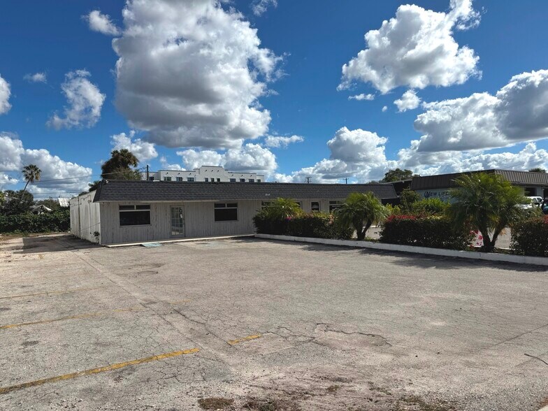 More Photos Of 27665 Old Us-41 Rd, Bonita Springs Freestanding For Lease