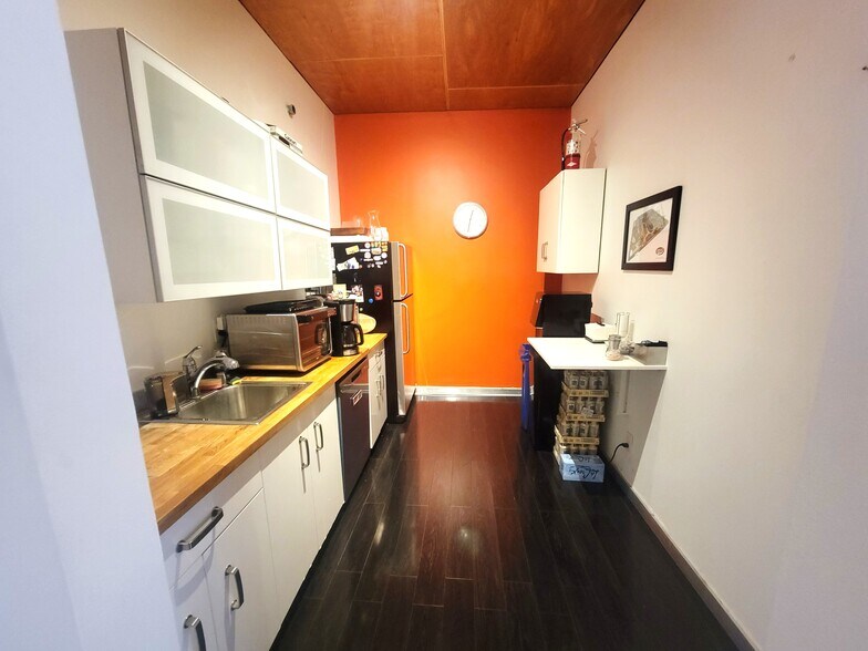 More Photos Of 2894 Rowena Ave, Los Angeles Loft Creative Space For Lease