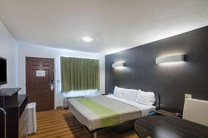 More Photos Of 4601 SW 3rd St, Oklahoma City Hotel For Sale