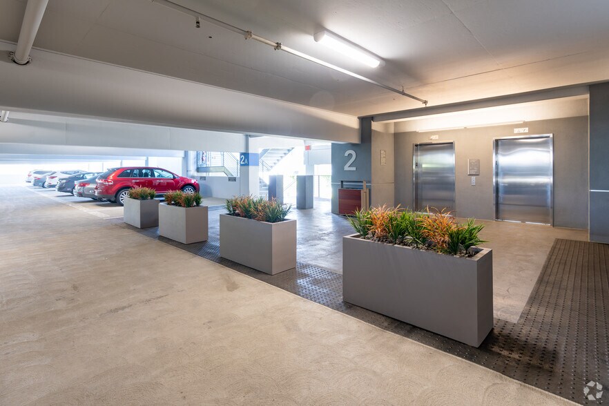 More Photos Of 18565-18575 Jamboree Rd, Irvine Office For Lease