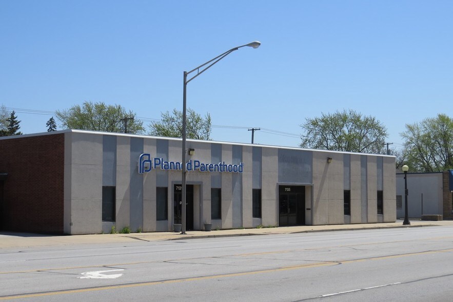 Primary Photo Of 7131-7139 Indianapolis Blvd, Hammond Office For Sale