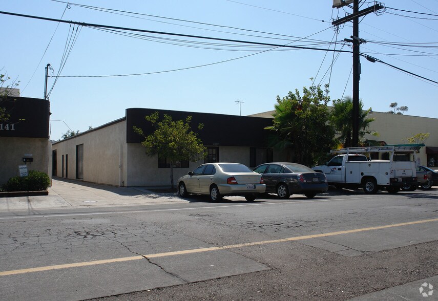 More Photos Of 8139 Center St, La Mesa Showroom For Lease