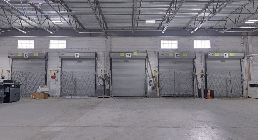 More Photos Of 1 Lisbon St, Clifton Distribution For Sale