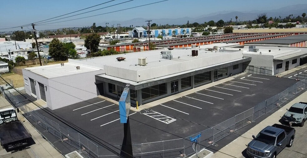 More Photos Of 205 Hershey St, Pomona Showroom For Sale