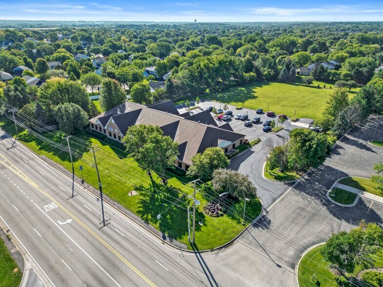 More Photos Of 6475 Washington St, Gurnee Office For Sale