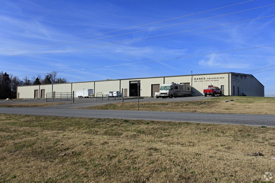 More Photos Of 201 Gils St, Smyrna Warehouse For Lease