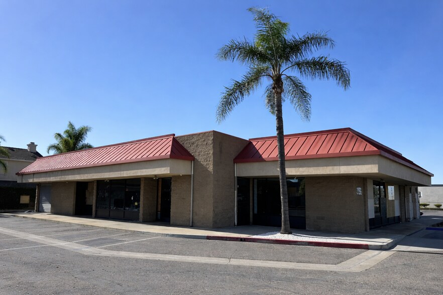 More Photos Of 2156 W Lincoln Ave, Anaheim Freestanding For Lease