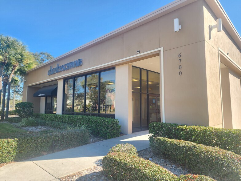 More Photos Of 6700 22nd Ave N, Saint Petersburg Bank For Sale