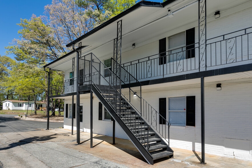 More Photos Of 37 Labrook Dr, Richmond Apartments For Sale