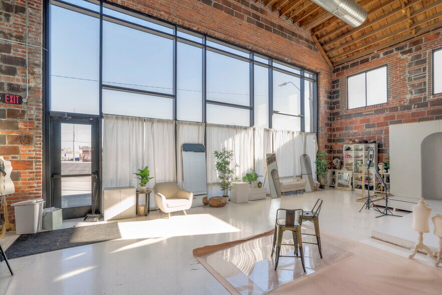 More Photos Of 1604 Locust St, Kansas City Office For Lease