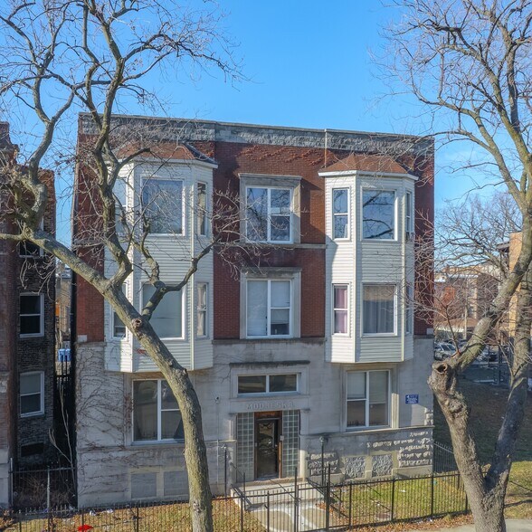 More Photos Of , Chicago Multifamily For Sale