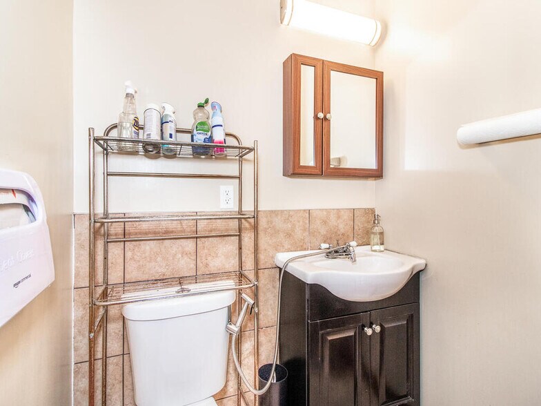 More Photos Of 205-02 Jamaica Ave, Hollis Auto Repair For Sale