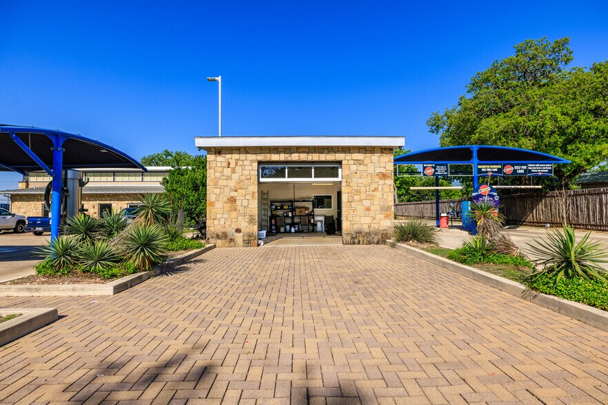 More Photos Of 516 Friendship Ln, Fredericksburg Carwash For Sale