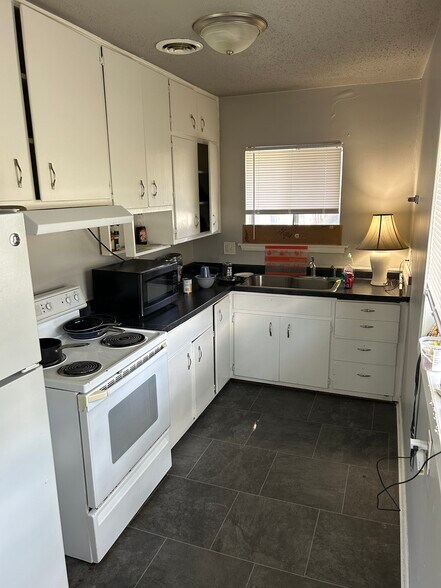 More Photos Of 1800 9th St, Des Moines Apartments For Sale