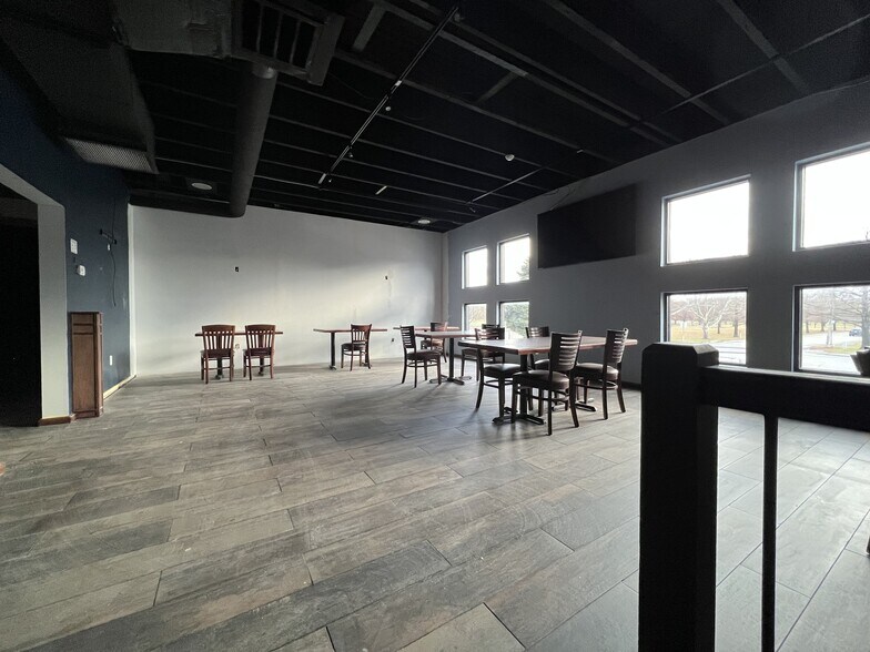 More Photos Of 340 Greenlawn Ave, Columbus Restaurant For Sale