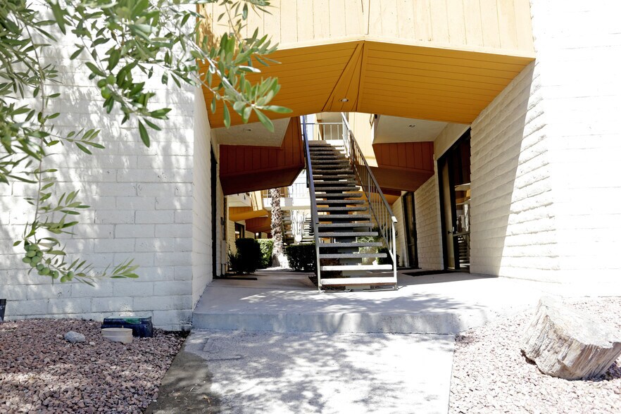 More Photos Of 1700 E Desert Inn Rd, Las Vegas Office Residential For Lease
