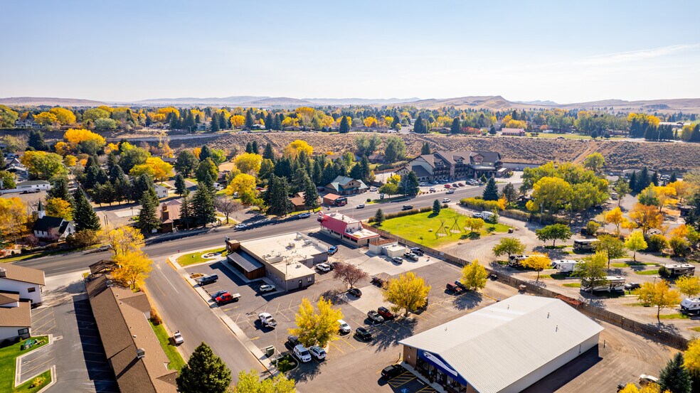 More Photos Of 1651 8th St, Cody Restaurant For Sale